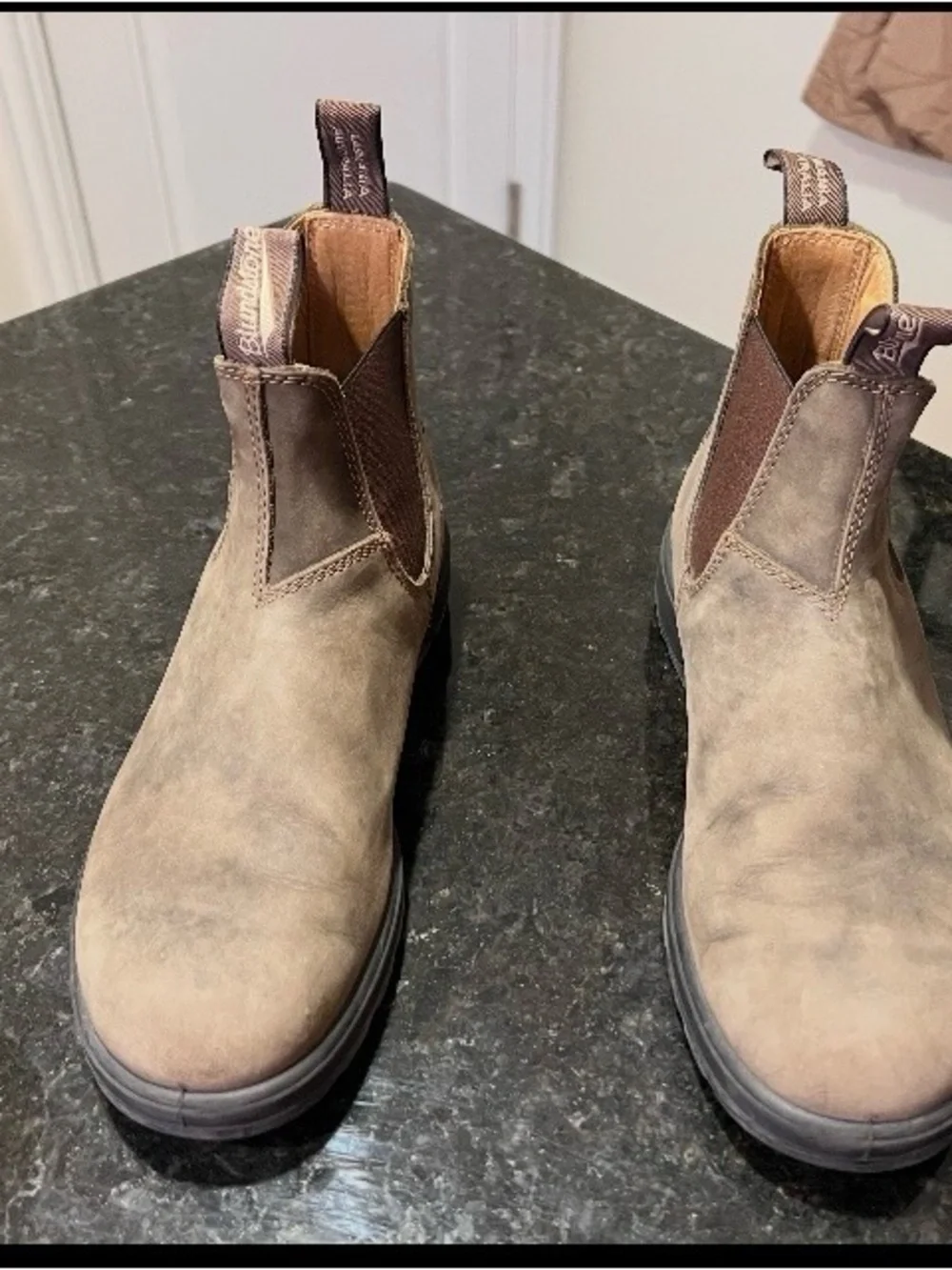 Blundstone rustic brown leather Suede Chukka Boots